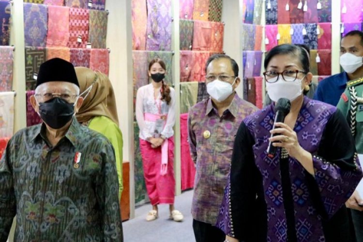 Wapres Ma’ruf Amin Apresiasi Gubernur Koster dan Putri Koster Telah Inovasikan Produk Kerajinan Tertata Sangat Rapi dan Indah di Pameran IKM Bali Bangkit