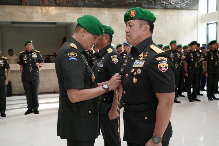 Gantikan Brigjen TNI Harfendi, Brigjen TNI Sachono Resmi Jabat Kasdam IX/Udayana