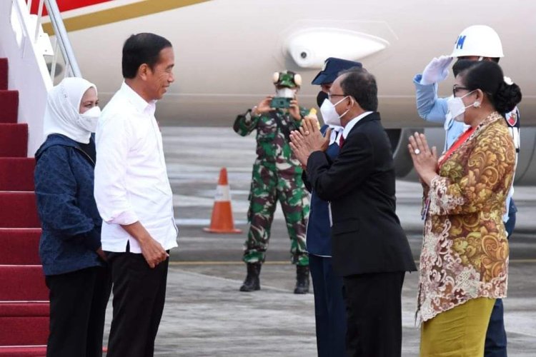 Buka Kongres MK Sedunia, Presiden Jokowi dan Ibu Iriana Tiba di Bali