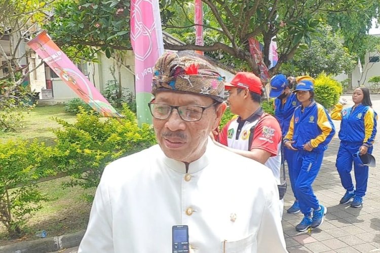 Kibarkan Bendera Kontingen, Oka Darmawan Sebut &apos;Ready&apos; Porprov Bali XV/2022