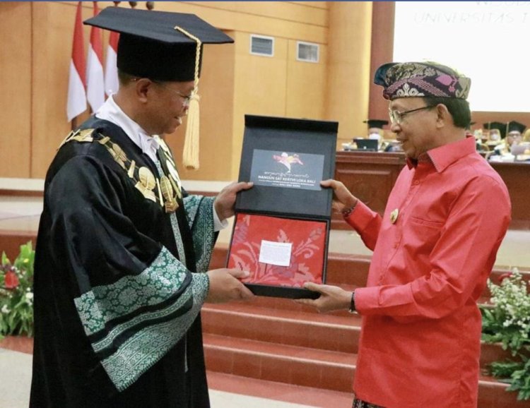 Dipakai acuan Bapenas RI, Gubernur Wayan Koster beber Konsep Ekonomi Kerthi Bali dalam Orasi Ilmiah di Universitas Terbuka- Banten.
