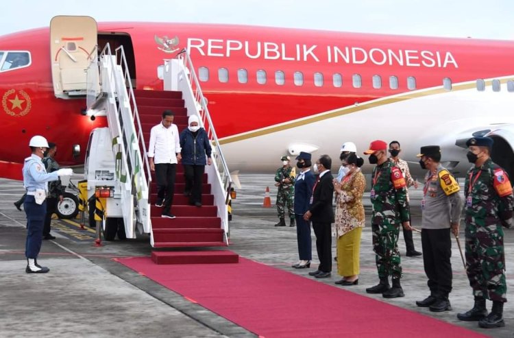 Buka Kongres MK Sedunia, Presiden Jokowi dan Ibu Iriana Tiba di Bali