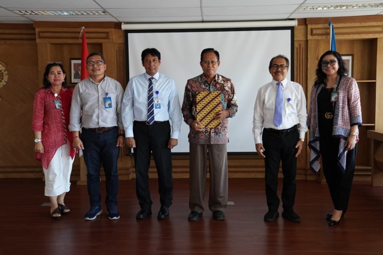 Prof. Dr. dr. Dewa Putu Gede Purwa Samatra, Sp.N (K) Resmi Jabat Direktur Utama RS Universitas Udayana