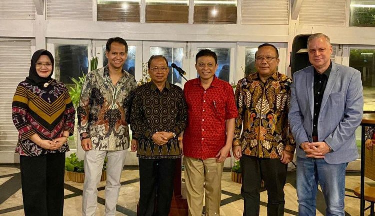 Wayan Koster Paparkan Ekonomi Kerthi Bali di World Economic Situation and Indonesia's Prospects