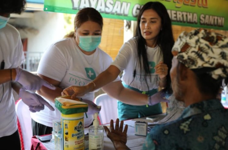 Ajak Lansia Hidup Sehat Bareng Yayasan Ragam Foundation Lewat Cek Kesehatan Gratis 