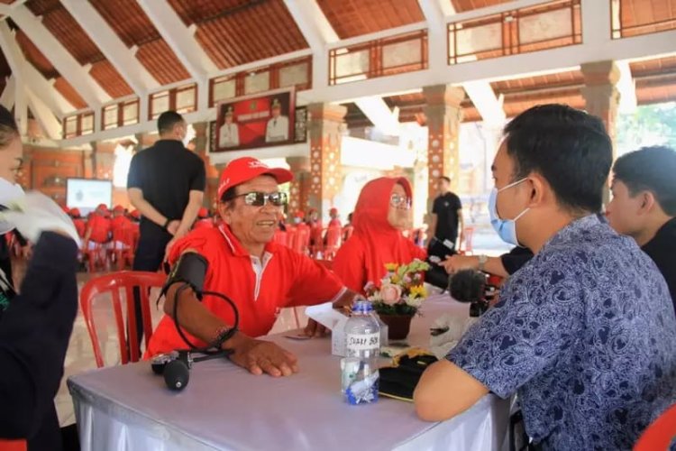 Rayakan HUT Ke-5, Program Studi Spesialis Bedah Saraf FK UNUD Berikan Penyuluhan dan Pelayanan Kesehatan bagi Lansia di Kabupaten Tabanan