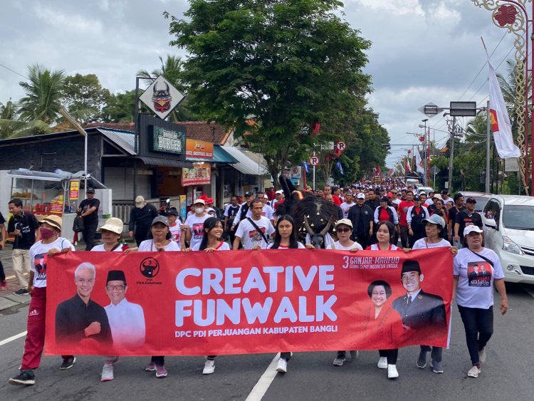 Puluhan Ribu Masyarakat Bangli Suarakan GANJAR - MAHFUD Menang Total di Creative Fun Walk dan Konser Gotong Royong