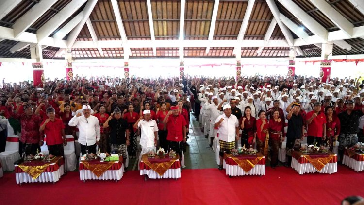 Pengrajin Perak Sebut Diselamatkan Wayan Koster, Nelayan Bali Tetapkan Hati untuk Koster-Giri