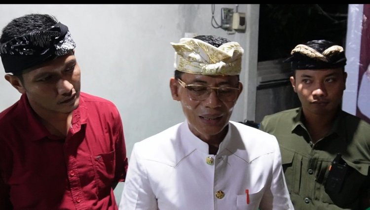 Pasangan Calon Bupati Paket Satriya Gelar Simakrama di Banjar Belatung, Peduli Petani Garam