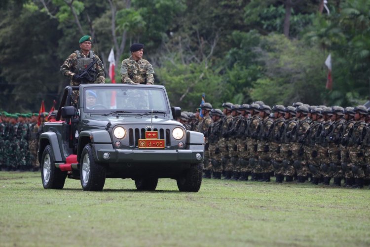 Sekjen Kemhan Tetapkan 500 Anggota Komcad Matra Darat Gelombang II di Balikpapan