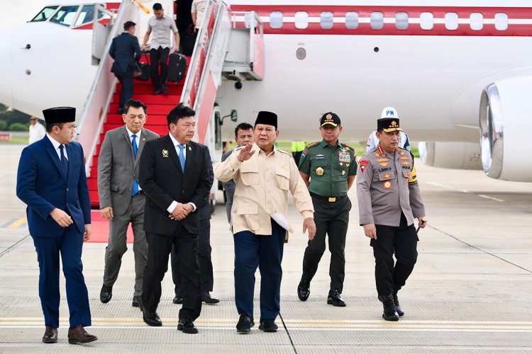 Menhan Sambut Kedatangan Presiden Prabowo di Tanah Air Usai Hadiri KTT D-8 di Kairo