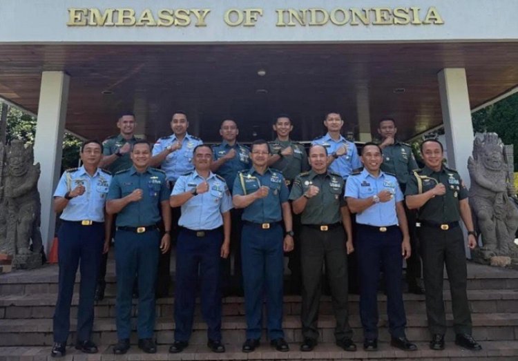 Perkuat Kerja Sama, Sejumlah Personel TNI Kunjungi KBRI Canberra