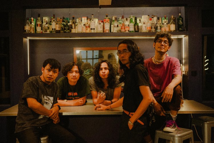 Feral Stripes Rilis Single 'Simon Fraud'