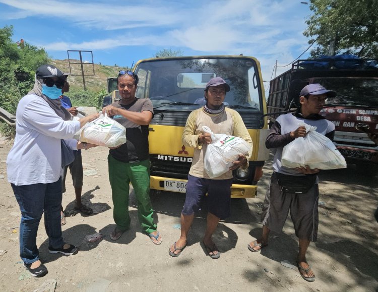 Peduli Pekerja Sampah, Aspedi Bali Gelar Baksos di TPA Suwung