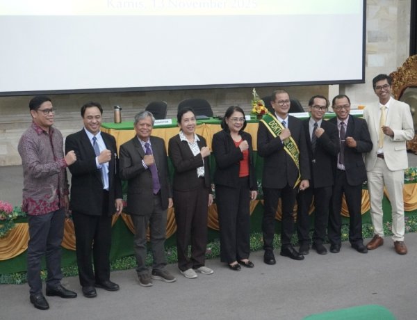 Raih Cum Laude, dr. Agus Manik Lahirkan Model “Desa Bijak Antibiotika” untuk Tangkal Ancaman Resistensi antimikroba (AMR)