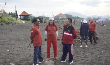 ARUN DPD Bali Ambil Bagian dalam Gerakan Bali Bersih di Pantai Padanggalak