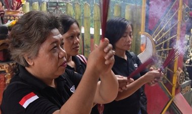 Cengbeng di Carangsari Berpadu Piodalan, Hiburan, dan Layanan Kesehatan Modern