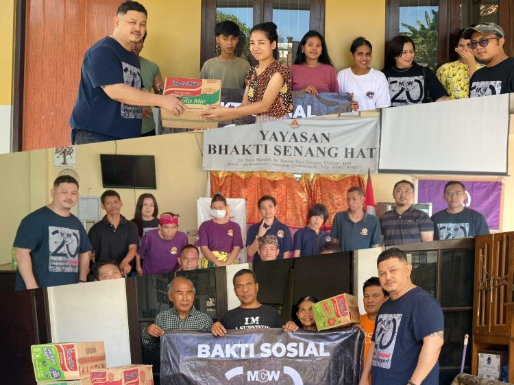 MCW News Gelar Bakti Sosial HUT ke-20, Salurkan Sembako ke Lembaga Sosial di Gianyar dan Denpasar