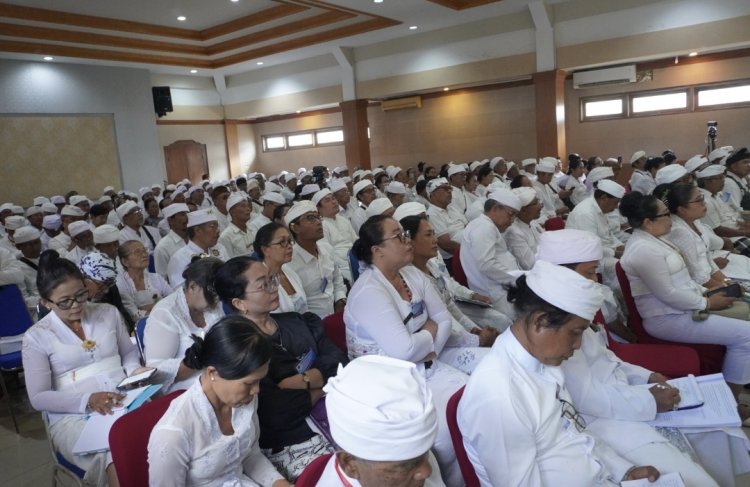 PSN Denpasar Kupas Filosofi Dewa Yadnya Lewat Seminar Pemendakan dan Pedatengan