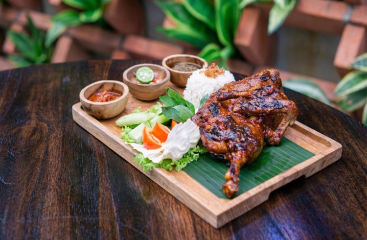 Nikmati Sensasi Bebek Autentik dan Paket Rekreasi Hemat di Pangi Restaurant, b Hotel Bali & Spa
