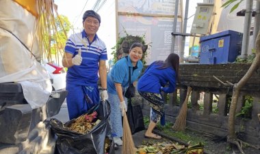 Demokrat Bali Turun Bersih-Bersih Sampah, Mudarta: Kebersihan Kunci Menjaga Citra Pariwisata Pulau Dewata