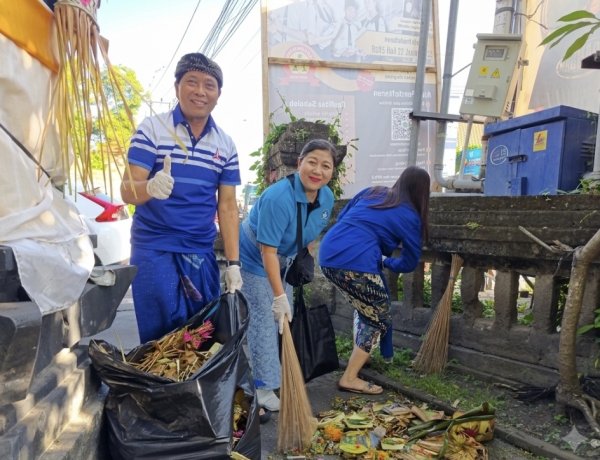 Demokrat Bali Turun Bersih-Bersih Sampah, Mudarta: Kebersihan Kunci Menjaga Citra Pariwisata Pulau Dewata
