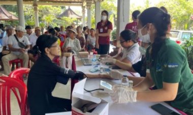FKIK Warmadewa Latih Pokdarwis Goa Lawah Tangani Kegawatdaruratan