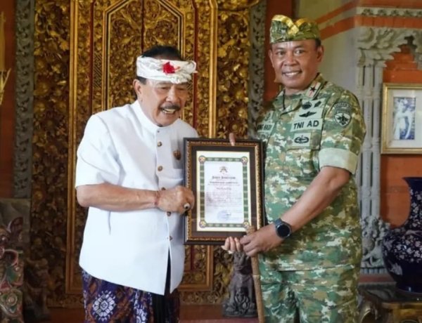 Jelang HUT ke-81 TNI, Danrem 163/Wira Satya Silaturahmi ke Puri Agung Ubud