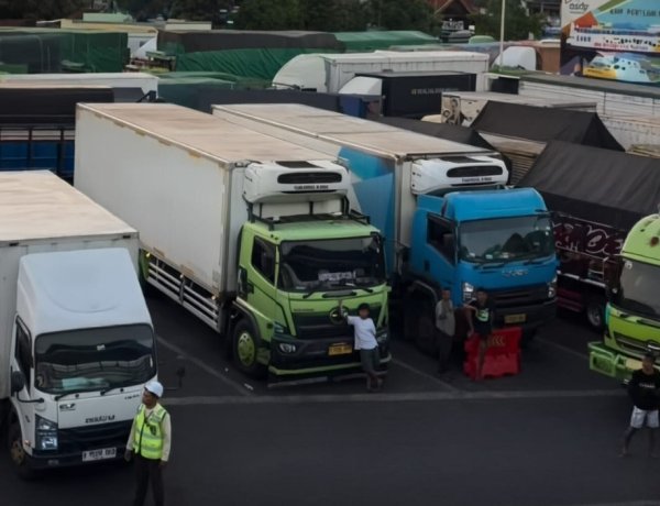 Blokade Truk Lumpuhkan Pelabuhan Ketapang, Arus Jawa-Bali Tersendat 6 Jam